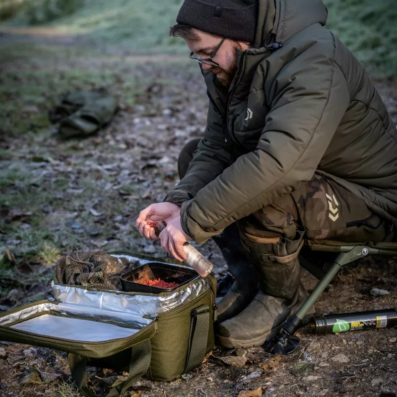 Daiwa Black Widow Large Cool Bait Bag 6 Daiwa Black Widow Large Cool Bait Bag - Image 4