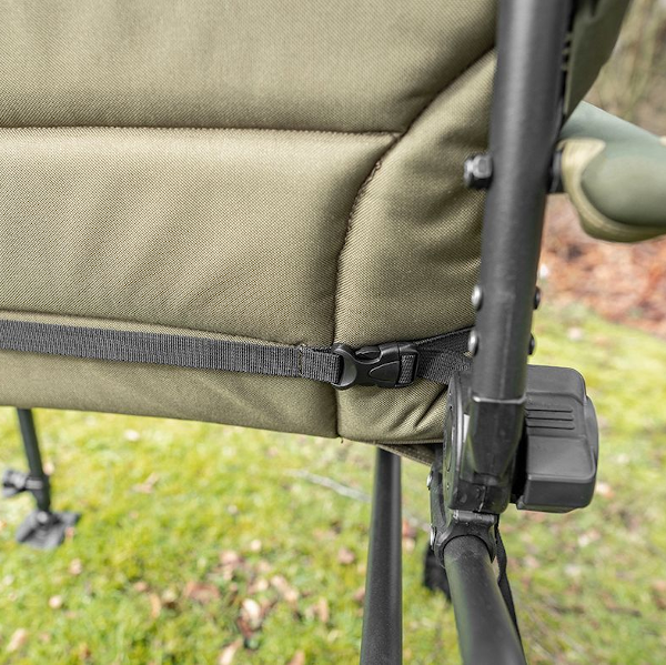 Korum Universal Waterproof Chair Cover 6 Korum Universal Waterproof Chair Cover - Image 4