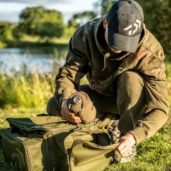 Daiwa Black Widow Low Level Carryall -Game Fishing Shop ekfvcrhx638060968667456323