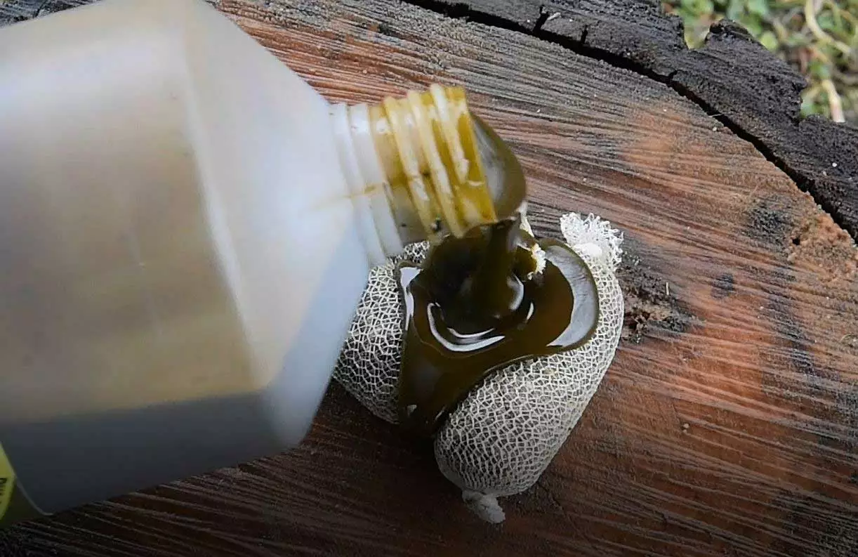 Dynamite Baits Worm Liquid Carp Food 4 Dynamite Baits Worm Liquid Carp Food - Image 2