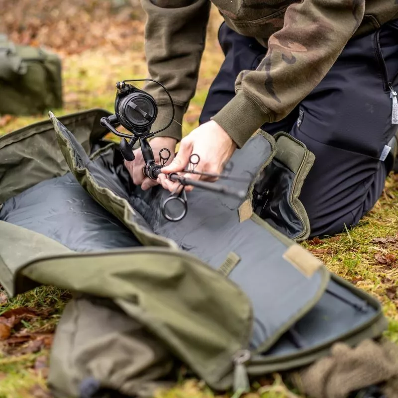 Daiwa Black Widow 3 Rod Holdalls 11 Daiwa Black Widow 3 Rod Holdalls - Image 9