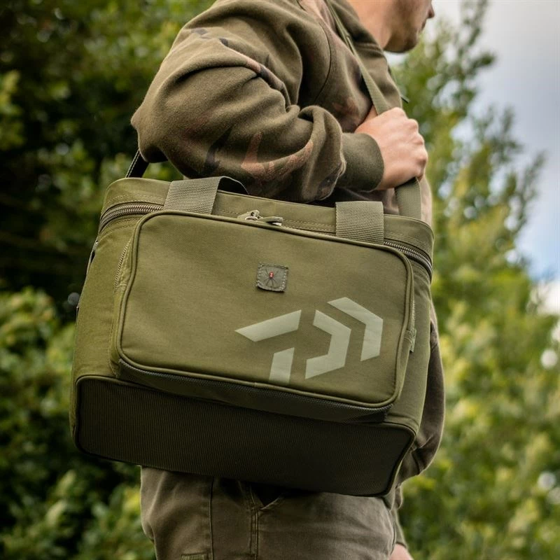 Daiwa Black Widow Large Cool Bait Bag 3 Daiwa Black Widow Large Cool Bait Bag