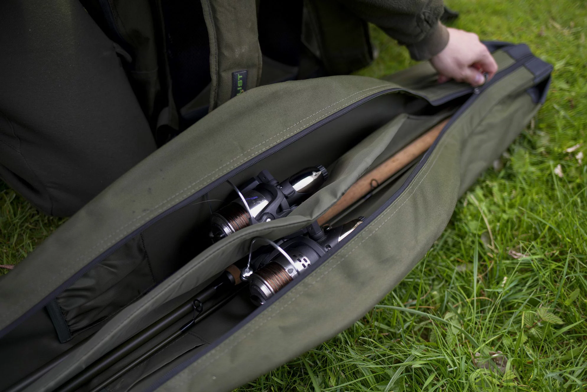 Drennan Specialist Double Rod Hardcase 4 Drennan Specialist Double Rod Hardcase - Image 2