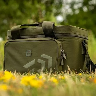 Daiwa Black Widow Large Cool Bait Bag 12 Daiwa Black Widow Large Cool Bait Bag - Image 10