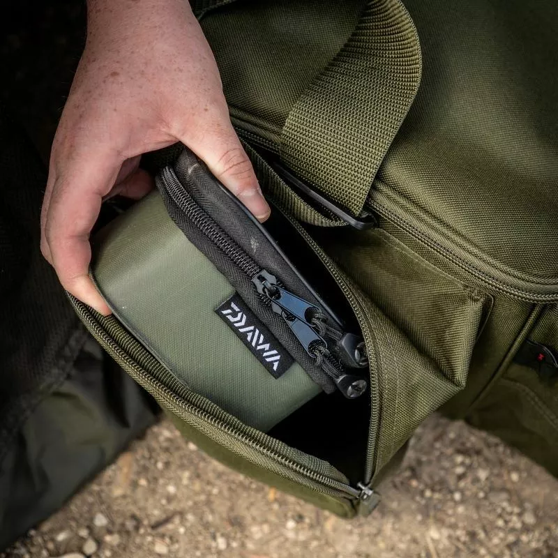 Daiwa Black Widow Compact Tackle Bag 9 Daiwa Black Widow Compact Tackle Bag - Image 7