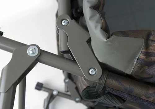 Fox R2 Standard Camo Bedchair 10 Fox R2 Standard Camo Bedchair - Image 8