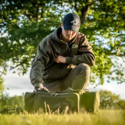 Daiwa Black Widow Low Level Carryall -Game Fishing Shop ze1qjnkw638098043896340530